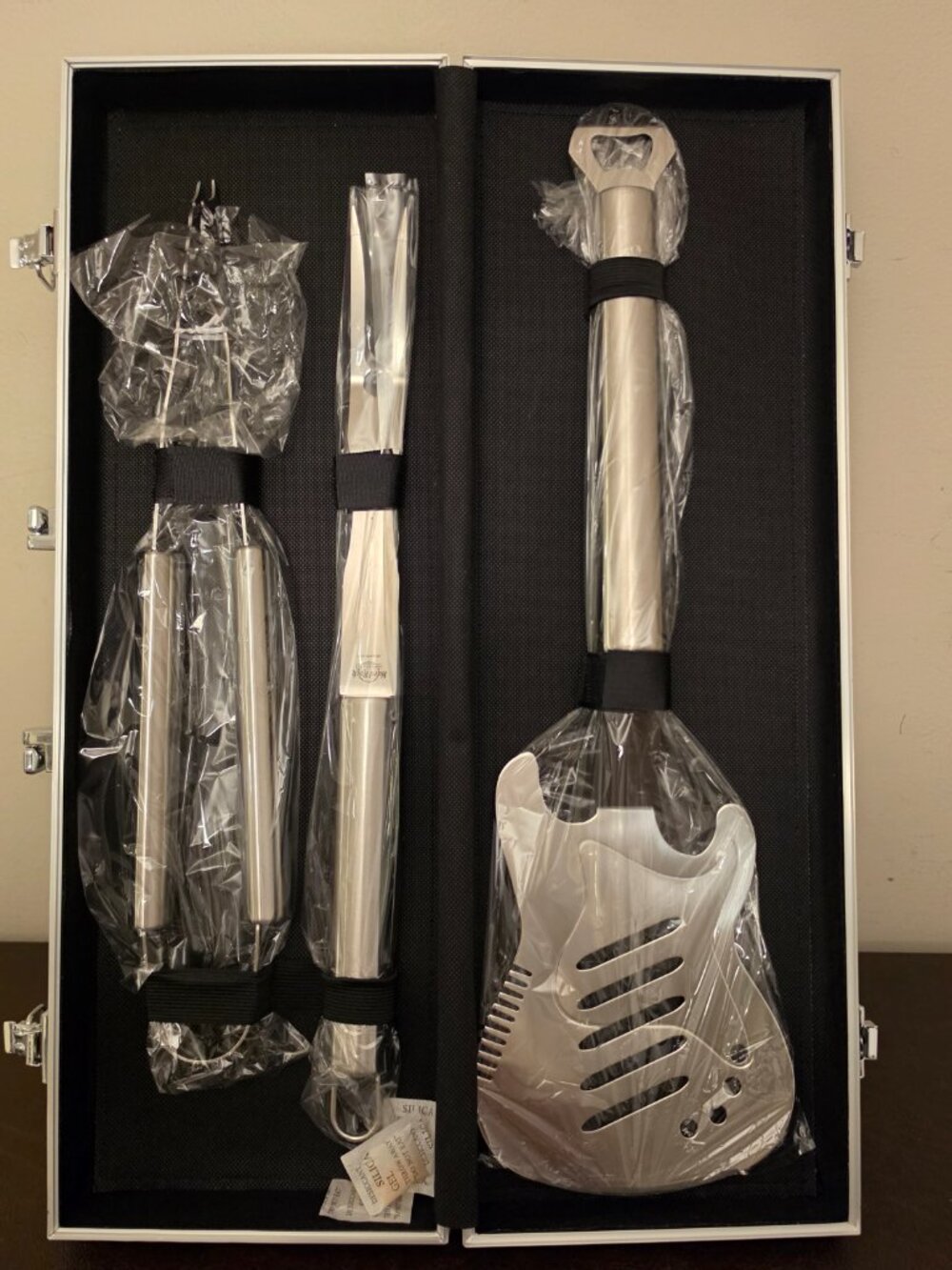 Barbeque Utensils Set three-piece collection featuring a rock musician theme NEW